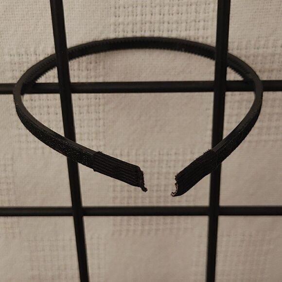 LADIE'S NO SLIP BLING GLITTER HEADBANDS FOR WOMEN, GIRLS AND TEENS. - Picture 8 of 8